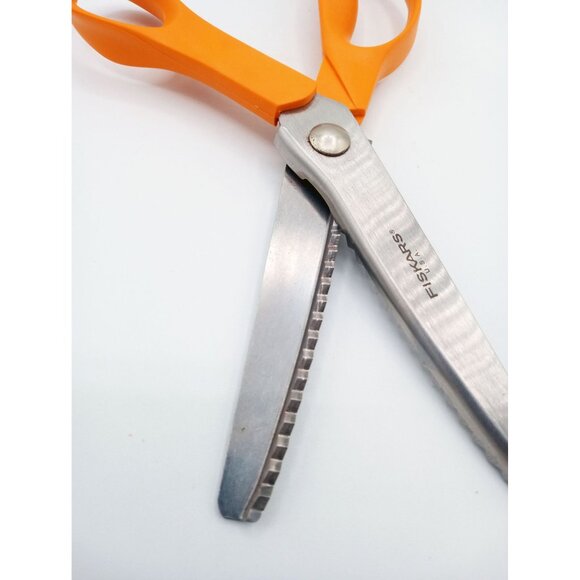 Fiskars Pinking Shears Scissors Orange Handle Stainless Steel Blade USA - Picture 7 of 10